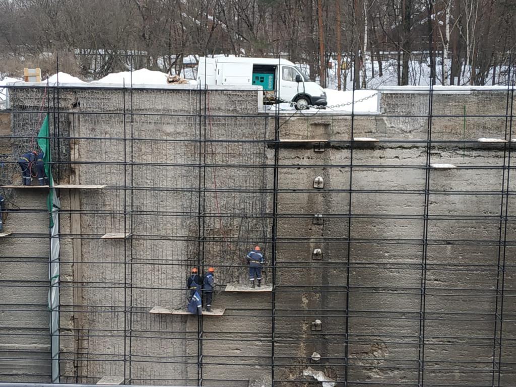 Частичный демонтаж стен для последующего укрепления. Шлюзы канал им. Москвы